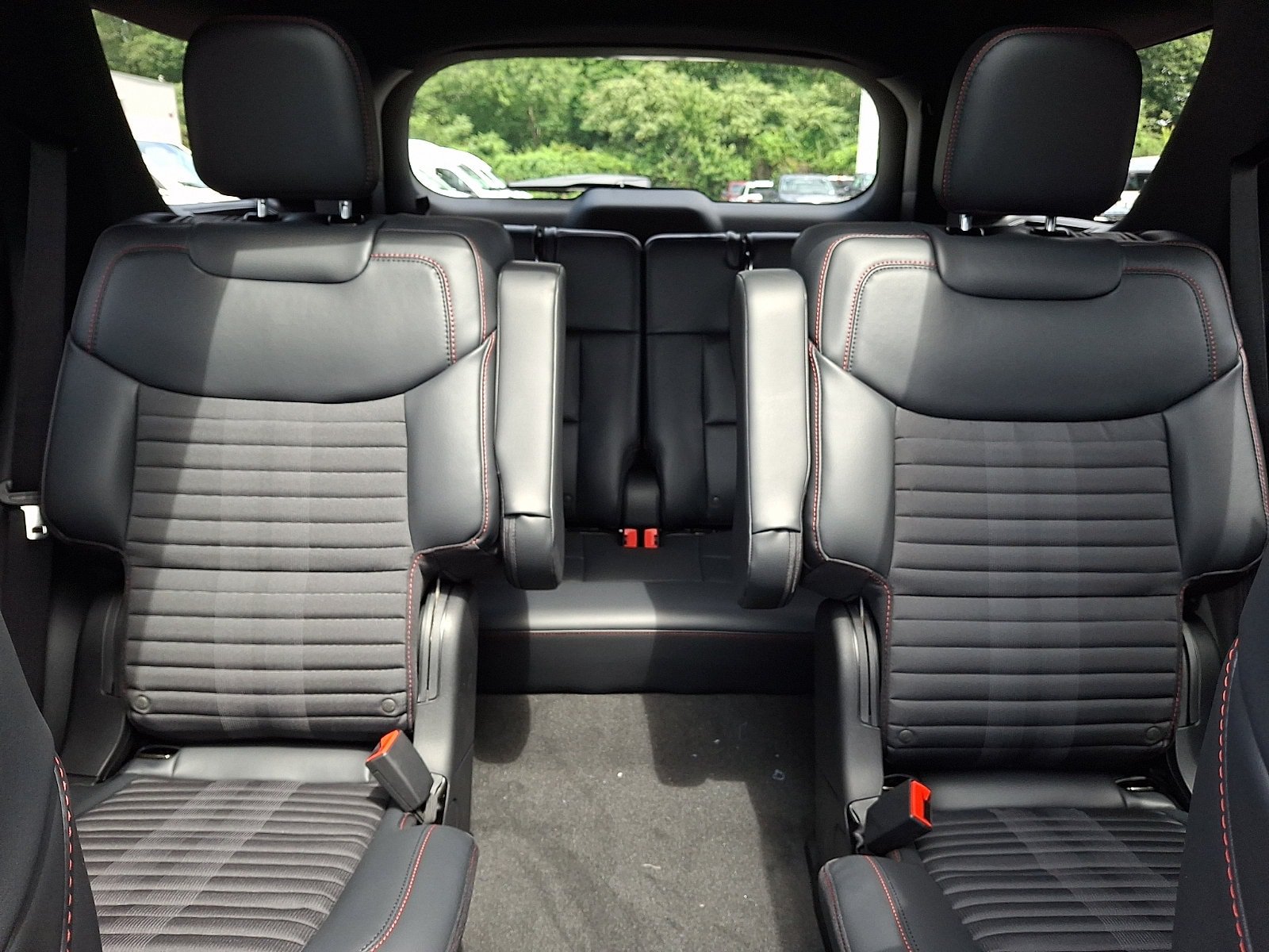 New 2026 Ford Explorer ST-Line w/ ST-Line Street Pack AWD/4WD image 11