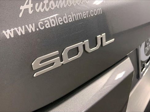 Used 2025 Kia Soul LX image 8