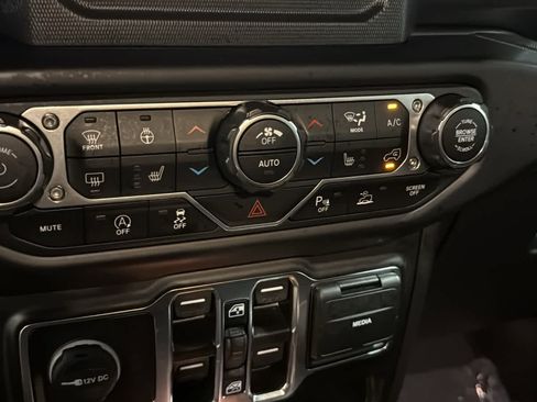 Used 2022 Jeep Wrangler Unlimited Sport AWD/4WD image 19
