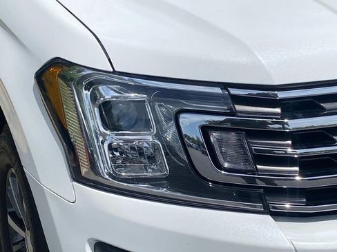 Used 2020 Ford Expedition XLT w/ Equipment Group 202A AWD/4WD image 4