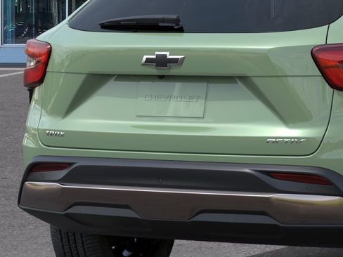 New 2026 Chevrolet Trax ACTIV w/ Sunroof Package FWD image 14