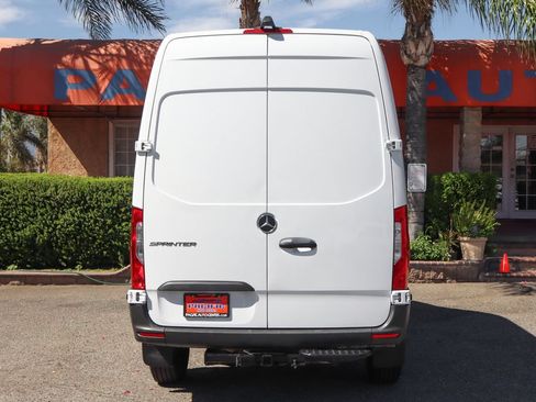 Used 2025 Mercedes-Benz Sprinter 2500 image 7
