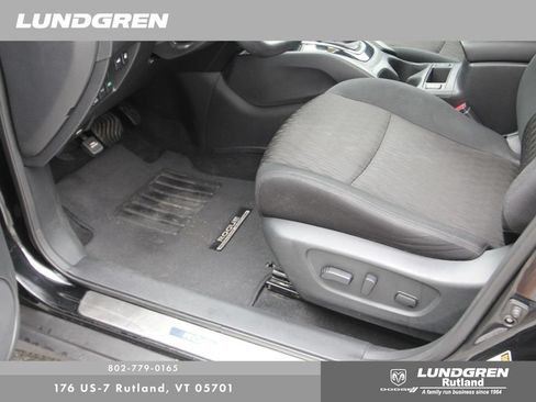 Used 2018 Nissan Rogue SV AWD/4WD image 31