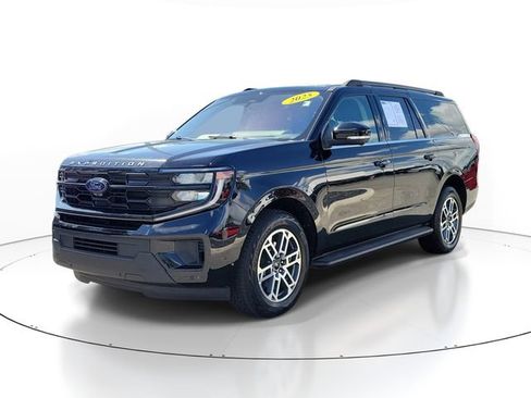Used 2025 Ford Expedition Max Active AWD/4WD image 2
