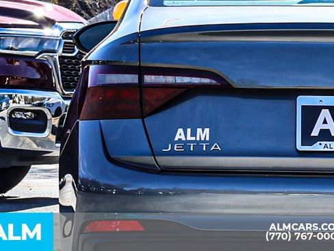 Used 2024 Volkswagen Jetta SE image 12