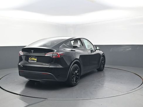 Used 2022 Tesla Model Y Long Range AWD/4WD image 6
