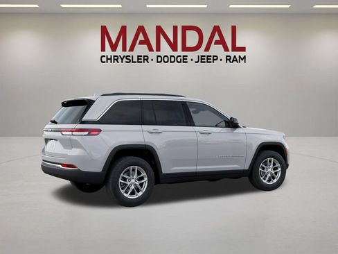 New 2026 Jeep Grand Cherokee Laredo RWD image 4