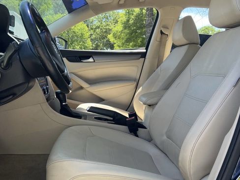Used 2014 Volkswagen Passat 1.8T SE FWD image 8