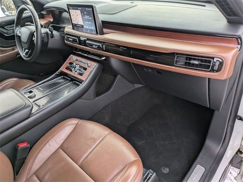 Used 2021 Lincoln Aviator Grand Touring w/ Elements Package Plus image 19