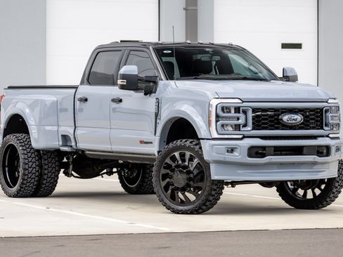 Used 2025 Ford F450 King Ranch w/ Chrome Package AWD/4WD image 5