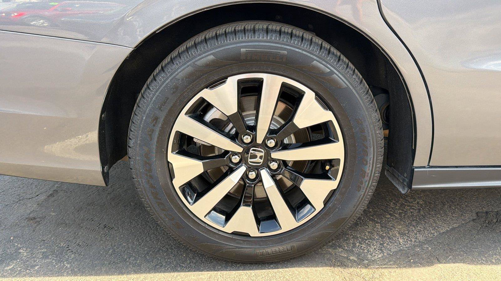 Used 2025 Honda Odyssey EX-L image 6