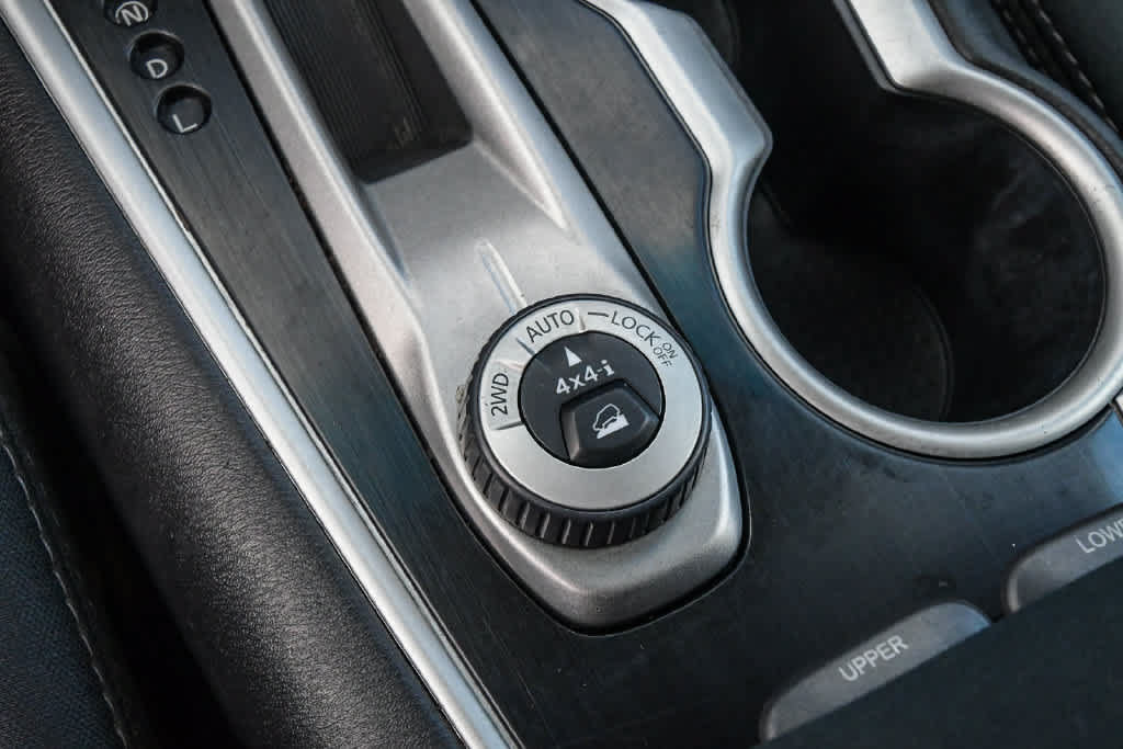 Used 2017 Nissan Pathfinder SV AWD/4WD image 19