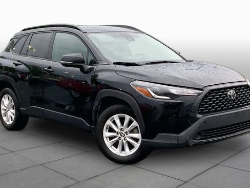 Used 2022 Toyota Corolla Cross LE FWD image 3