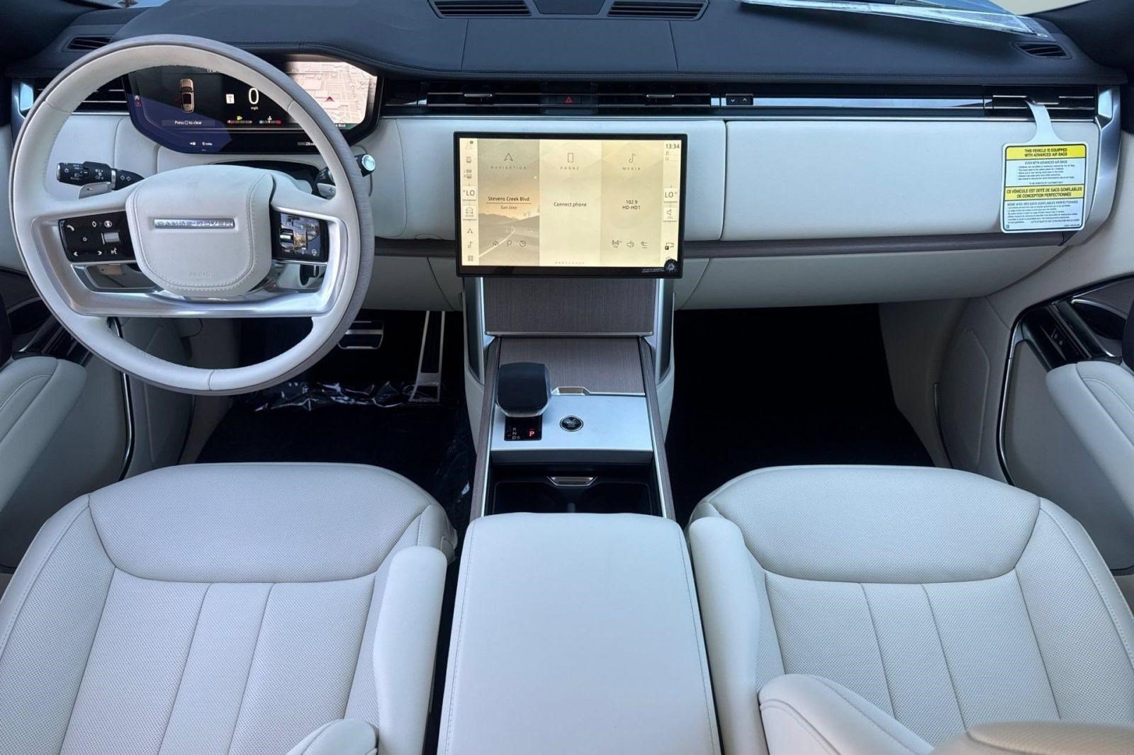 New 2026 Land Rover Range Rover Long Wheelbase SE AWD/4WD image 15