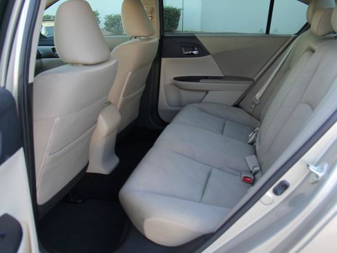 Used 2015 Honda Accord LX image 22