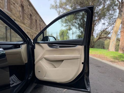 Used 2019 Cadillac XT5 FWD image 31