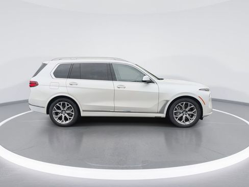 Used 2026 BMW X7 xDrive40i image 9