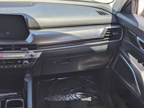 Certified 2024 Kia Telluride S w/ S Sunroof Package FWD image 15
