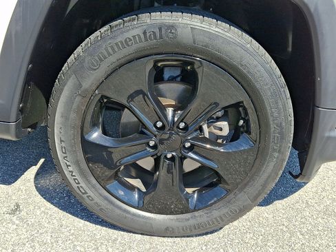 Used 2019 Jeep Compass Latitude AWD/4WD image 8