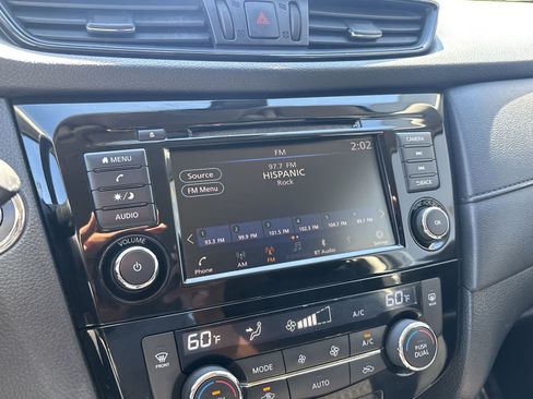 Used 2019 Nissan Rogue SV FWD image 19