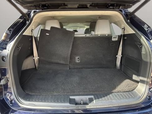 Used 2023 Toyota Highlander XLE FWD image 32