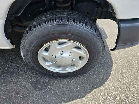 Used 2011 Ford E-150 and Econoline 150 w/ PWR Group image 12