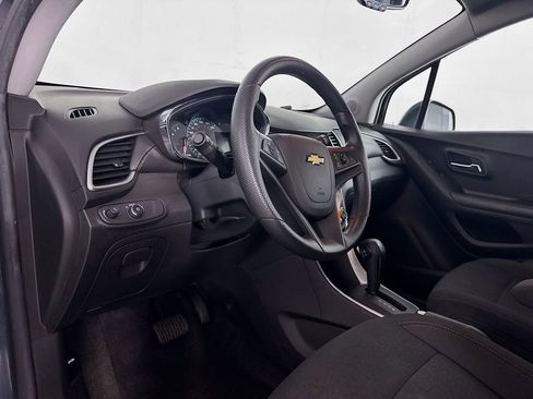 Used 2021 Chevrolet Trax LS w/ Tint and Cruise Package AWD/4WD image 14