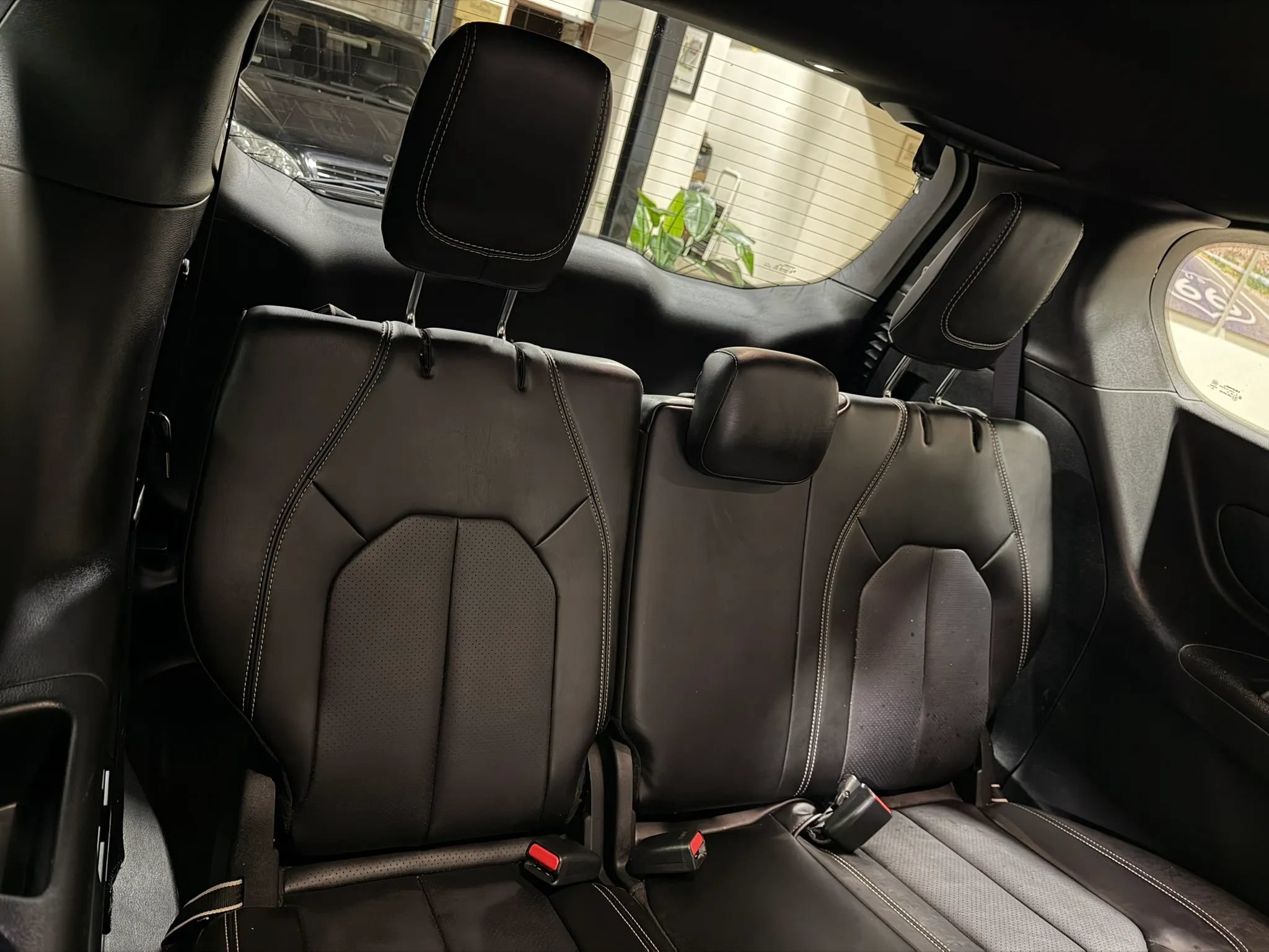 Used 2025 Chrysler Pacifica Select FWD image 31