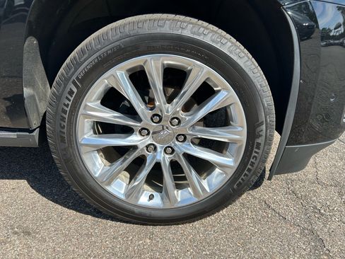 Used 2019 Cadillac Escalade Premium Luxury AWD/4WD image 3