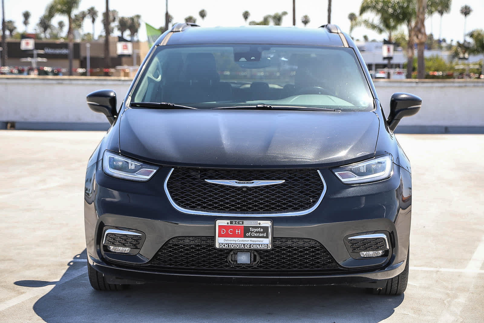 Used 2022 Chrysler Pacifica Touring-L FWD image 3