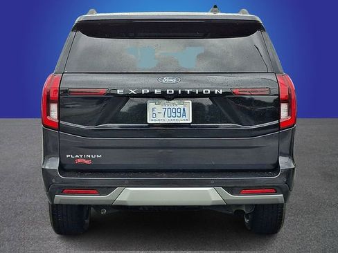 Used 2025 Ford Expedition Platinum AWD/4WD image 5