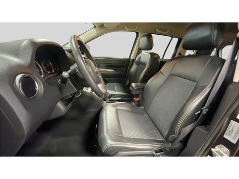 Used 2017 Jeep Compass Latitude AWD/4WD image 12