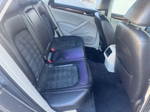 Used 2013 Volkswagen Passat TDI SEL Premium FWD image 16