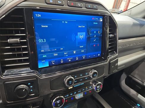 Used 2022 Ford F450 Limited w/ FX4 Off-Road Package image 21