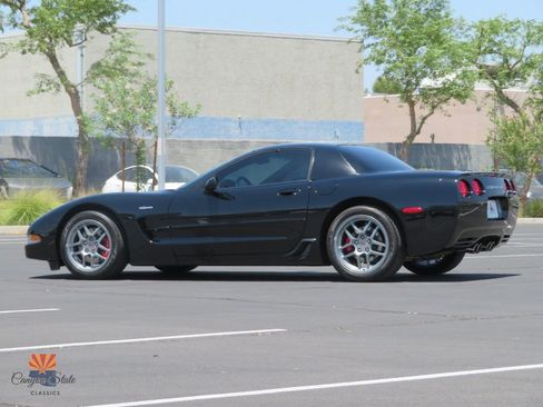 Used 2001 Chevrolet Corvette Z06 w/ Memory Pkg RWD image 10