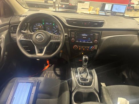 Used 2022 Nissan Rogue Sport S image 5