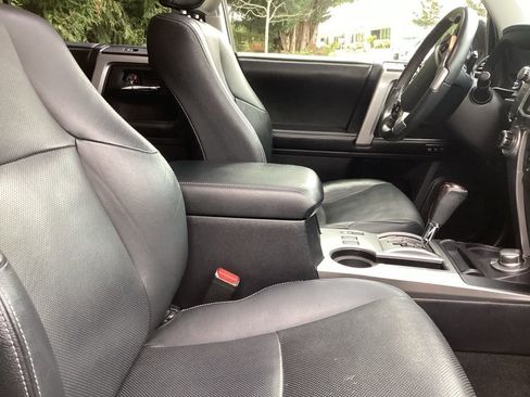 Used 2015 Toyota 4Runner Limited image 5