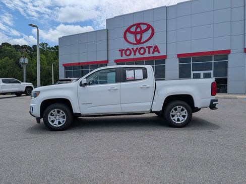 Used 2018 Chevrolet Colorado LT w/ LT Convenience Package RWD image 2
