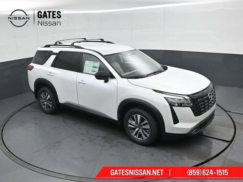 New 2026 Nissan Pathfinder SL image 49