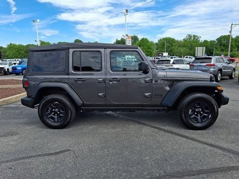 Used 2023 Jeep Wrangler Unlimited Sport AWD/4WD image 9