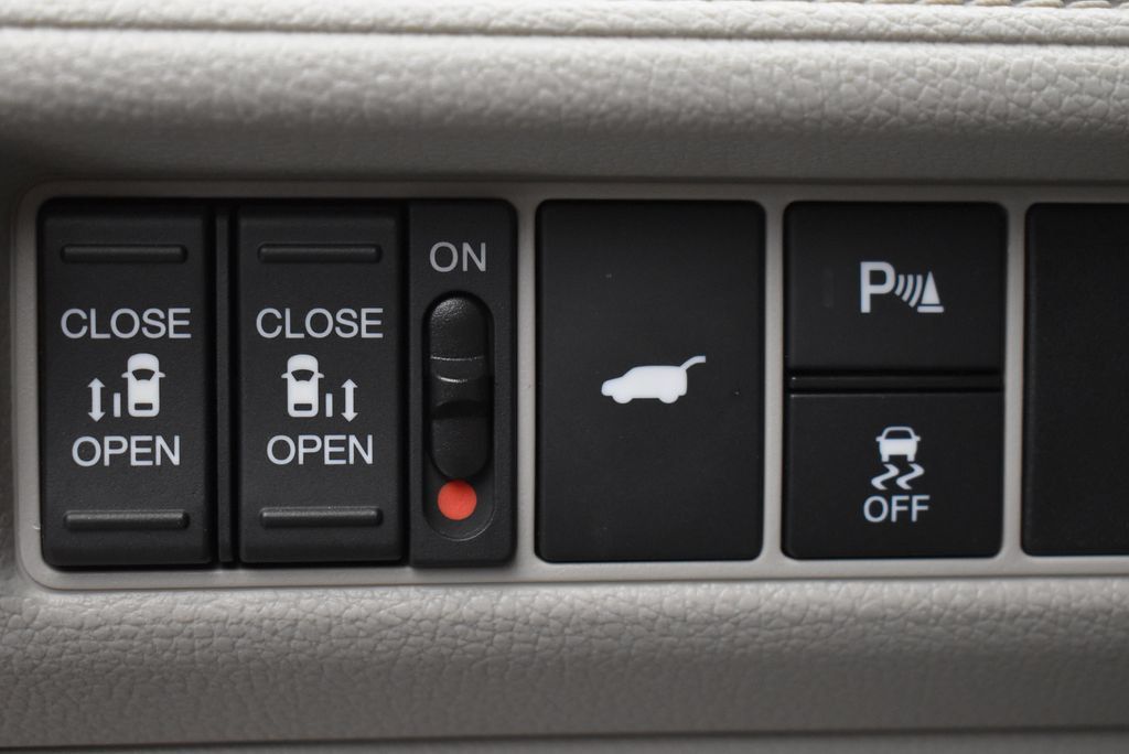 Used 2025 Honda Odyssey Touring image 18