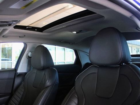 Used 2025 Hyundai Elantra Limited FWD image 35