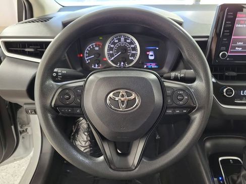 Used 2022 Toyota Corolla LE w/ LE Convenience Package FWD image 26