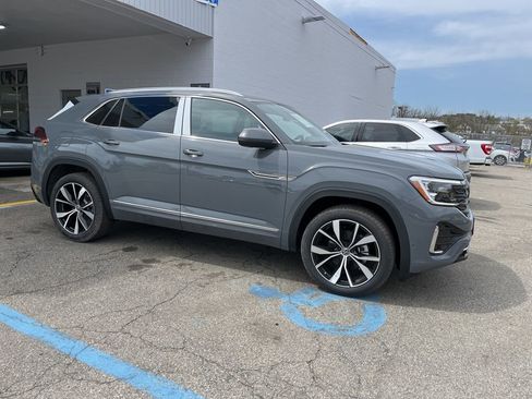 New 2026 Volkswagen Atlas Cross Sport SEL Premium R-Line image 3