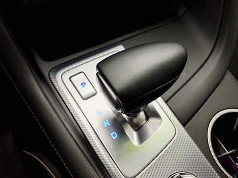 Certified 2022 Genesis G70 3.3T RWD image 21