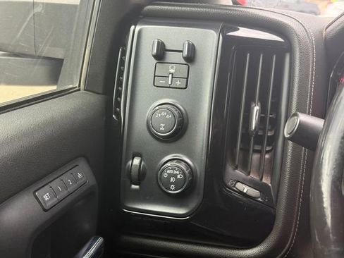 Used 2018 GMC Sierra 2500 Denali w/ Duramax Plus Package AWD/4WD image 13