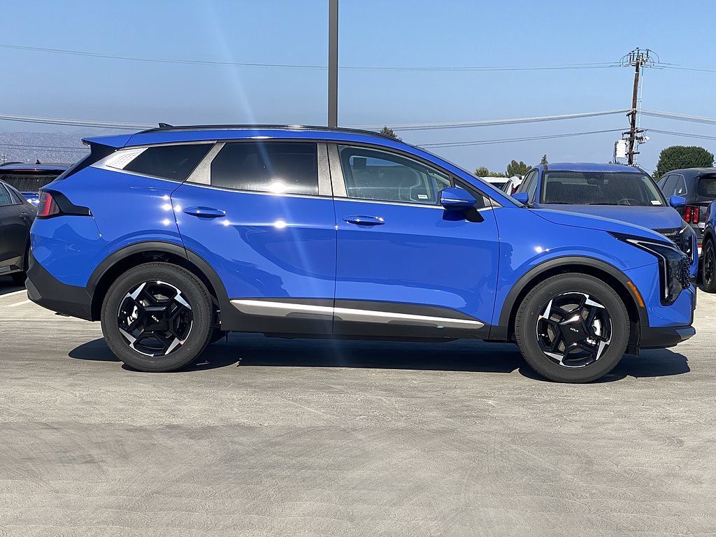 New 2026 Kia Sportage EX w/ EX Panorama Roof Package FWD image 2