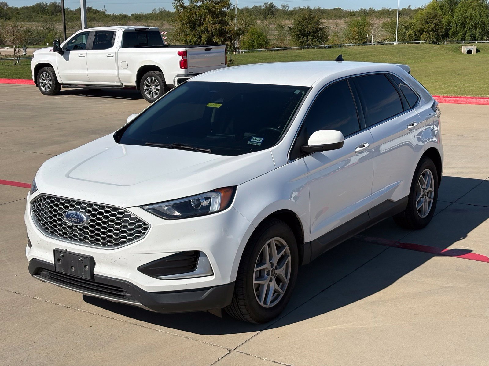 Used 2024 Ford Edge SEL AWD/4WD image 12