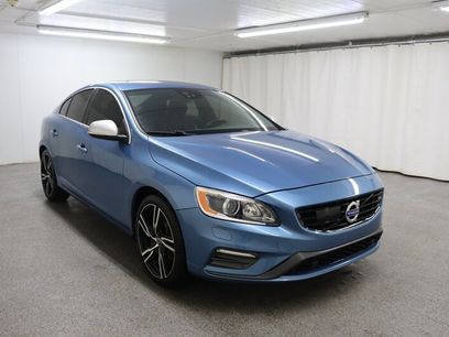 Used 2017 Volvo S60 T6 R-Design Platinum