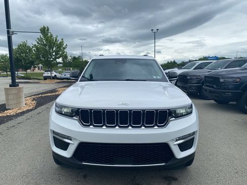 Used 2023 Jeep Grand Cherokee Limited AWD/4WD image 6